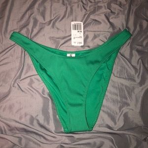 Green Cheeky High Leg Bottoms Size: Large